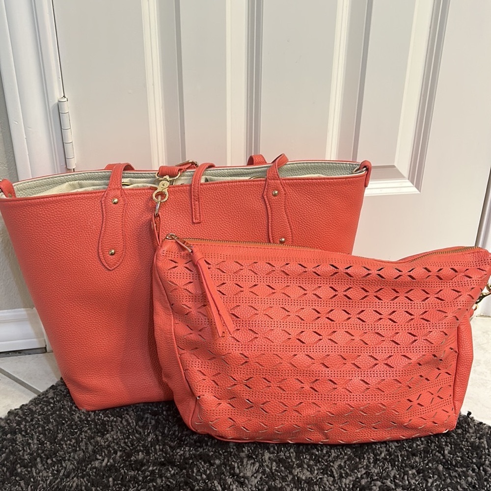 Looking for a STEAL?! Under One Sky (Set of TWO Coral Bags)